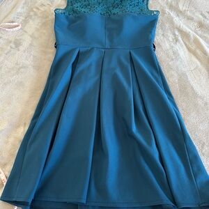 Elegant Teal Sleeveless Dress